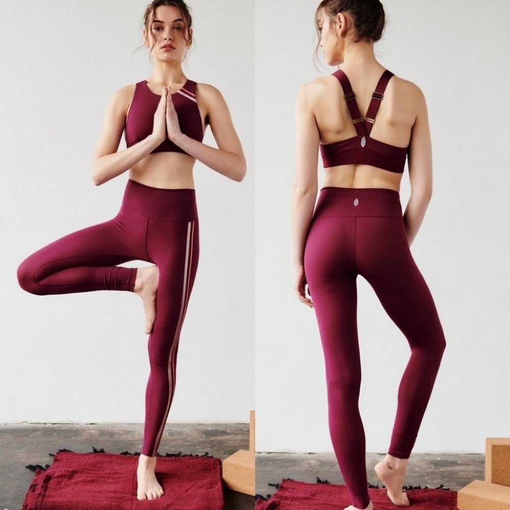 Free People‎ Movement High Rise Freestyle Leggings Rare Wine Burgundy Stripe XS